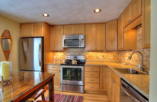 Rangeley Condo | Saddleback- White Birch Condo 36- Pet Friendly