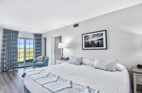 North East Hotel | Second Floor Master Suite Bay View