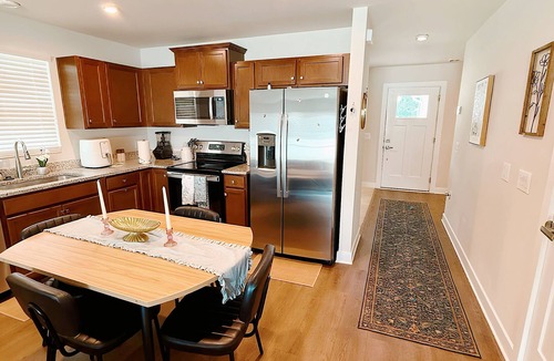 Inman House | Serene Pet-Friendly Stay I Upstate SC