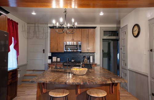 Harrisonburg House | Shenandoah Valley Escape w/Hot Tub & Views