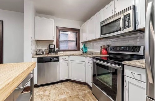 Victorian Village Condo | Short-North Gem, Entire Condo with Free Parking