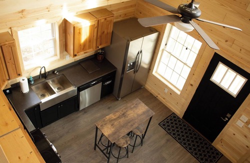 Chaplin Cabin | Sip, Stay & Unwind: Charming 2 bedroom Cabin + Loft on the Bourbon Trail