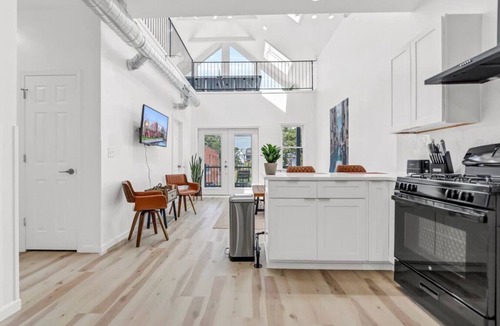 Front Park Apartment | Skyline Loft: Downtown Buffalo