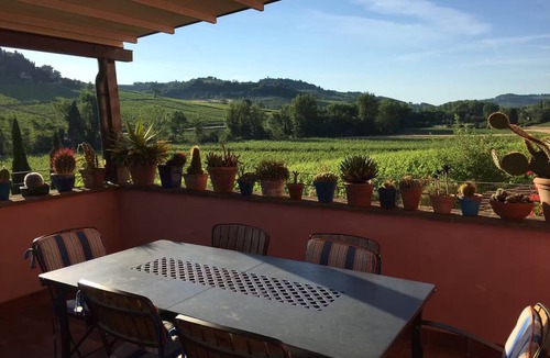 Montespertoli House | Small Tuscan villa in the heart of lush vineyards