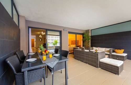 Roquetas de Mar Apartment | Sofie Seaview Apartment – Beachfront, Family-Friendly, with Pools and Gym