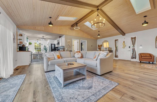 Tellico Village Cottage | SoLuna Cottage- Private Stay in Lakeside Community
