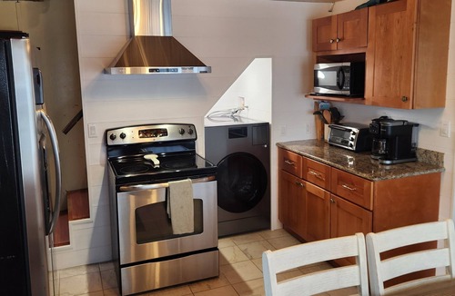 Old Lyme House | Spacious 6-bedroom house, PRIVATE BEACH with AC/HEAT, WiFi in charming Old Lyme