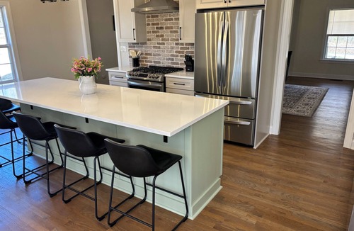 Hickman House | Spacious and Relaxing Family & Pet Friendly Home Near Nashville