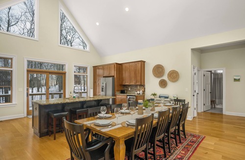 Pedlars Edge House | Spacious and Updated Home in Wintergreen
