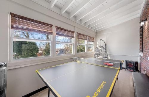Randle Highlands Apartment | Spacious Capitol Hill Retreat with King bed and Iconic DC landmarks view from your suite