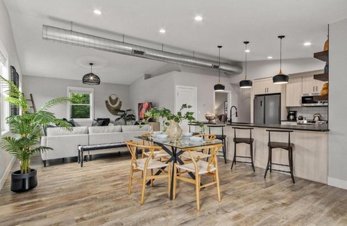Old Town Apartment | Spacious Downtown Apartment - Walk to Old Town FC!