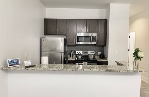 Downtown Baltimore Apartment | Spacious King Suite Near Inner Harbor