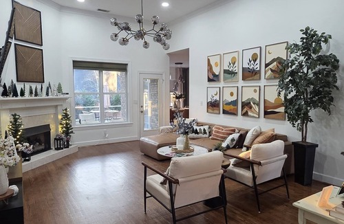 Evans House | Spacious Luxury 8BR Masters Rental - Sleeps Large Groups
