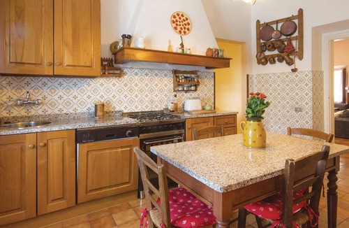 Borgo San Lorenzo House | Spacious vacation home, once an ancient rectory, in a quiet position on the hills that delimit the M