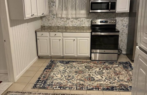 Friendly House | Spacious Walkout Basement Suite Near National Harbor & DC