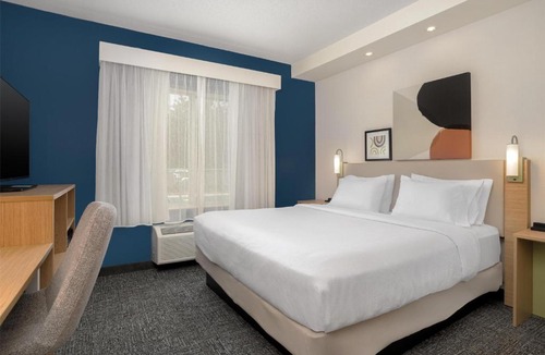 Rohrerstown Hotel | Spark by Hilton Lancaster