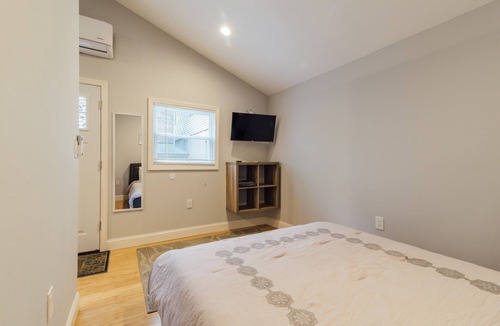 North Ironbound House | Sparkling Guesthouse in Ironbound, mins 2 NYC, EWR