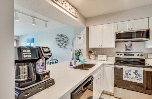 Beachwalk House | St Helena Island Condo - 1/2 Mi to Beach
