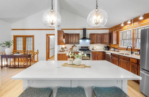 White Bluff House | Stay at Wild & Blue, Log Home Retreat, Game Room w/Arcade