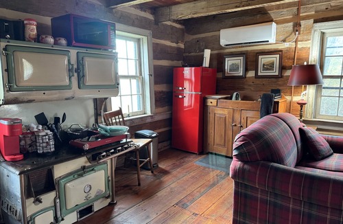 Muncy Cabin | Stay in a Modernized 1800's Historic Log Cabin for Little League World Series!