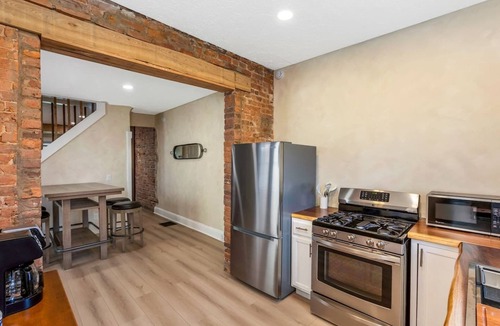 Franklin Park House | Steps to Franklin Park & East Market | 5 min to DT