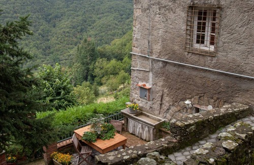 Boveglio House | Stone Rustico with Jacuzzi, Infrared Sauna Escluiva