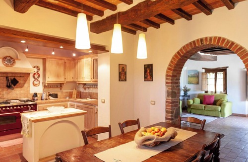 Panicale House | Stone villa overlooking Panicale vineyards