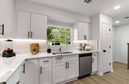 Alpharetta Villa | Stroll to Downtown Alpharetta & Avalon Shops