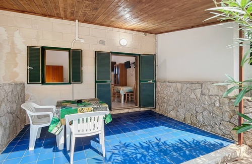 Scialara Apartment | Studio 'Sabbia D'oro' with Shared Pool and Wi-Fi
