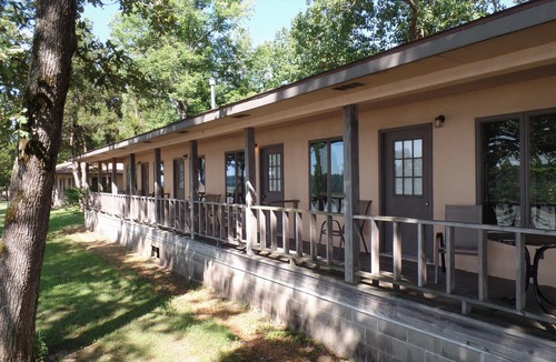 Golconda House | Studio w/Full Kitchen - Ohio River View in the Shawnee