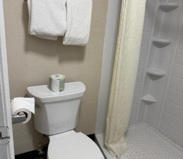 South Norfolk Hotel | Studios 4 Less Chesapeake