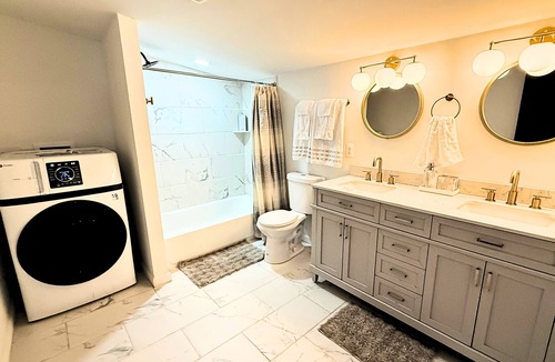 Coral Hills Bed & Breakfast | Stunning 3-bedroom House on DC/Maryland Edge