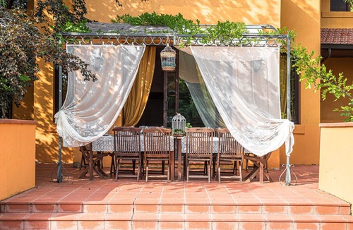 Chianni Villa | Stunning private villa for 12 guests with WIFI, private pool, TV, patio and pets allowed