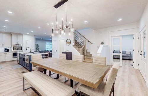 Long Neck House | Stunning Peninsula getaway with pools, hot tubs, sports courts, & on-site golf