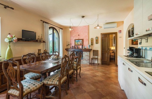 San Miniato Villa | Stunning private villa for 10 guests with private pool, WIFI, A/C, TV, patio and pets allowed