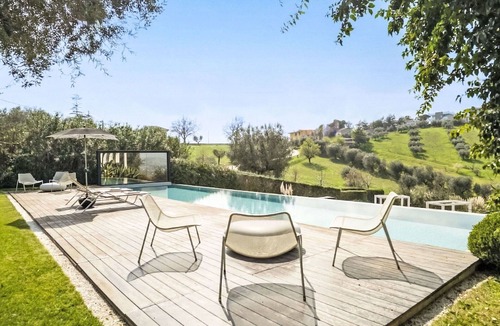 Controguerra Villa | Stunning private villa for 10 guests with A/C, WIFI, private pool, TV, terrace and pets allowed