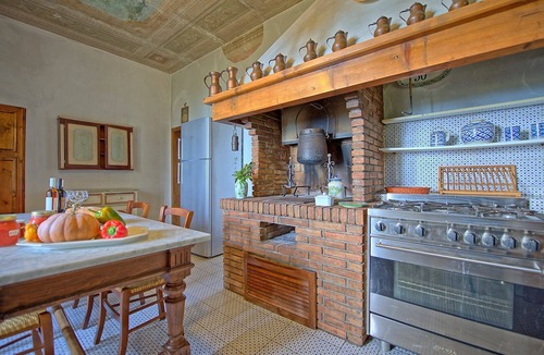 Montecatini Val di Cecina Villa | Stunning private villa for 20 guests with private pool, WIFI, TV, pets allowed and panoramic view