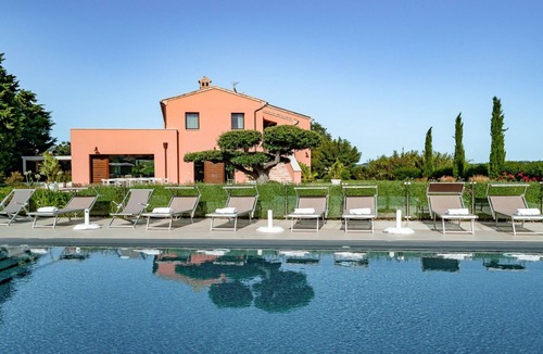 Ripatransone Villa | Stunning private villa with A/C, WIFI, private pool, TV, patio, pets allowed and panoramic view