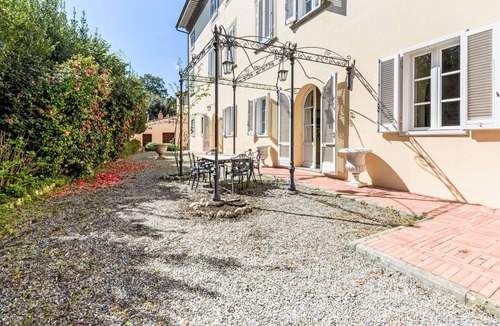San Giovanni alla Vena Villa | Stunning private villa for 16 guests with WIFI and TV
