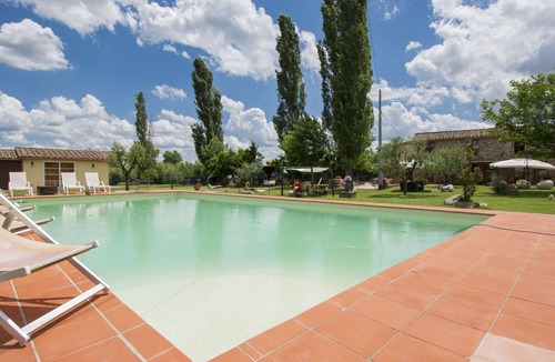 Castelvecchio Villa | Stunning private villa for 14 people with private pool, WIFI, A/C, TV, patio and pets allowed