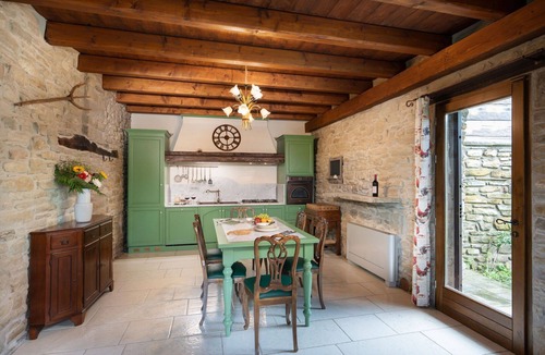 Firenzuola Villa | Stunning private villa for 18 people with WIFI, private pool, A/C, TV, patio and panoramic view