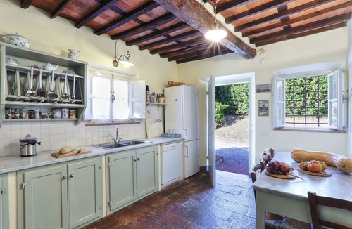 Lucca Villa | Stunning private villa for 12 guests with private pool, A/C, WIFI and TV, close to Lucca