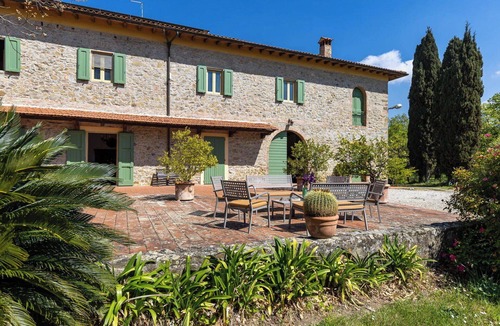 Vinci Villa | Stunning private villa with A/C, WIFI, private pool, TV, patio, pets allowed and panoramic view
