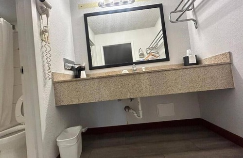 Mattoon Hotel | Suite Dreams Hotel