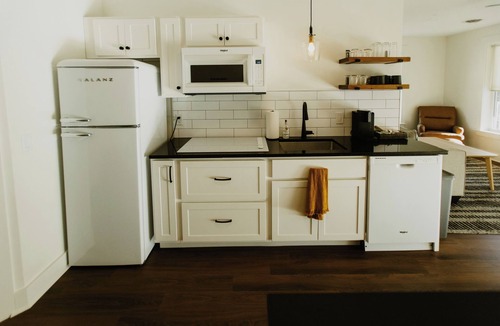 Dalton Apartment | Suites on Main - Unit 3