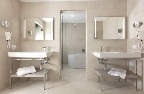 Gaeta Hotel | Summit Hotel
