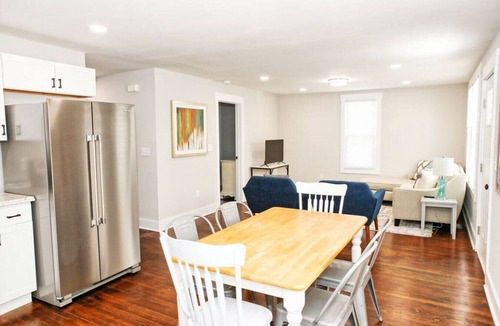 Lincolnton House | Sunny Hill Lincolnton Cottage | 4 Beds Close to Main St Shopping, Outdoor Deck
