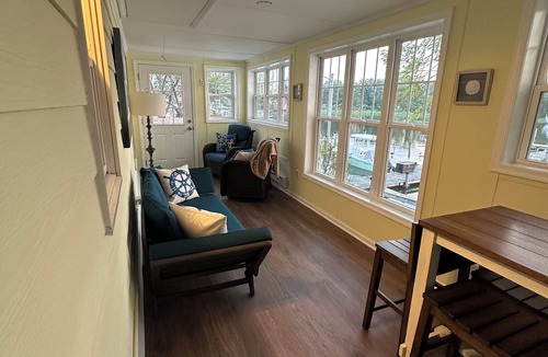 Solomons Apartment | Sunrise Veranda-Back Creek Villa with Sunroom