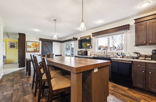 Port Clinton House | Sunsets & Serenity: Port Clinton Waterfront Stay 3 Bedroom Home