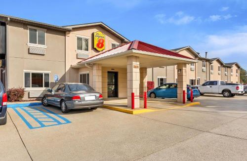 Bloomington Hotel | Super 8 by Wyndham Bloomington University Area
